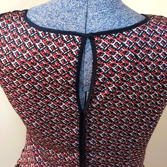 🌸Host Pick🌸 Women's Sleeveless Top Pattern Print - Picture 8 of 16